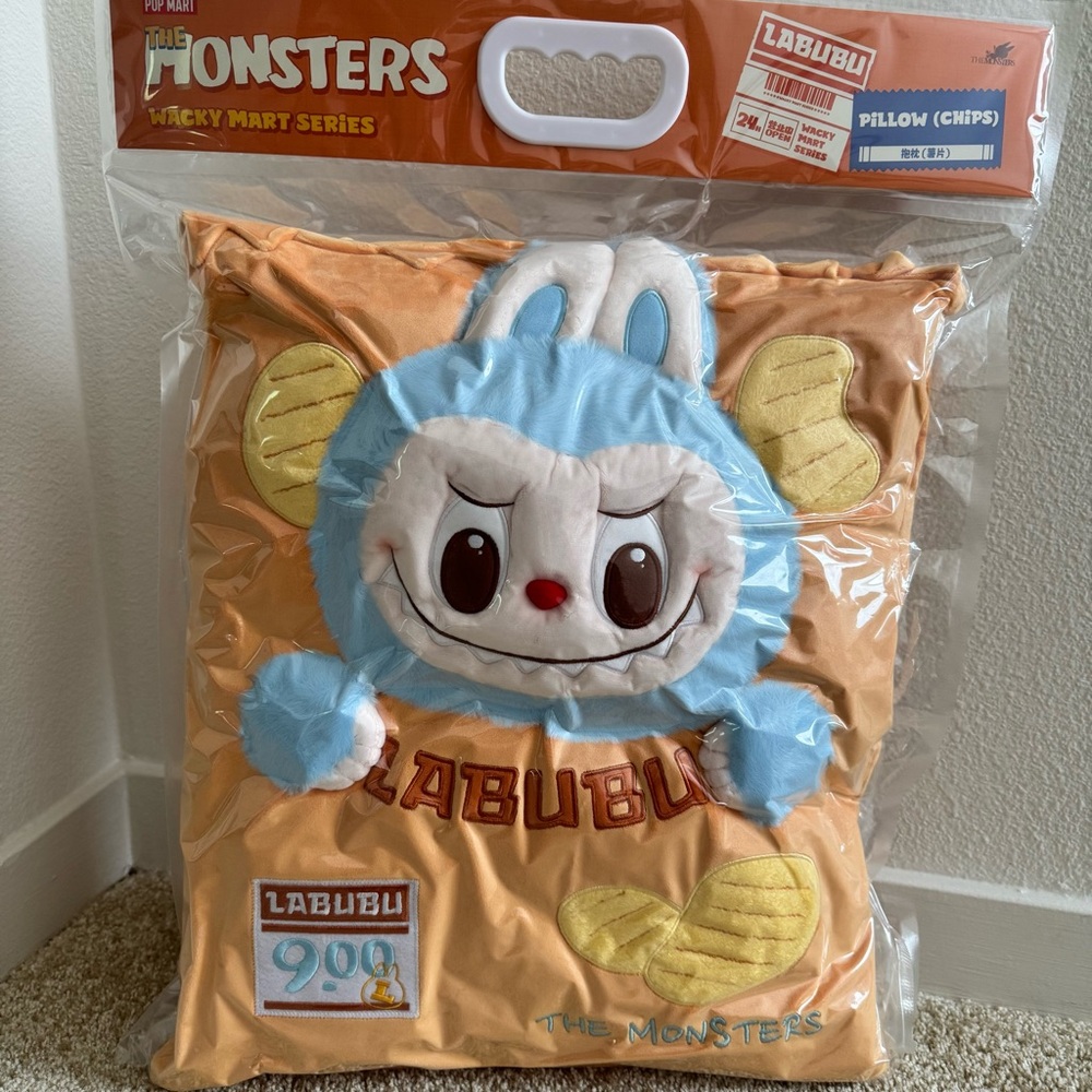THE MONSTERS Wacky Mart Series-Pillow (Chips)